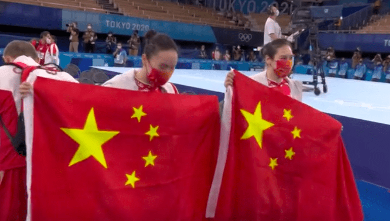 0.9分險(xiǎn)勝！中國(guó)包攬金銀牌再升兩面五星紅旗，日本美國(guó)無(wú)緣銅牌